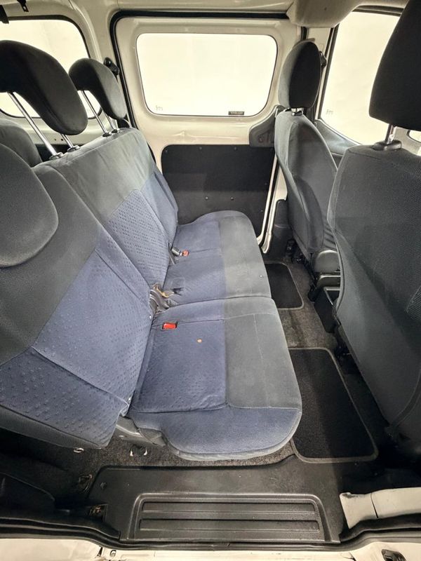 2016-Nissan-NV200-15-dCi-Visia-7-seat image:9