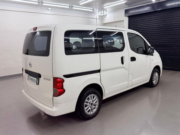 2016-Nissan-NV200-15-dCi-Visia-7-seat image:5