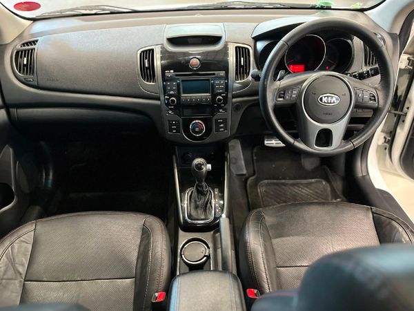 2011-Kia-Cerato-20-Koup-Auto image:9
