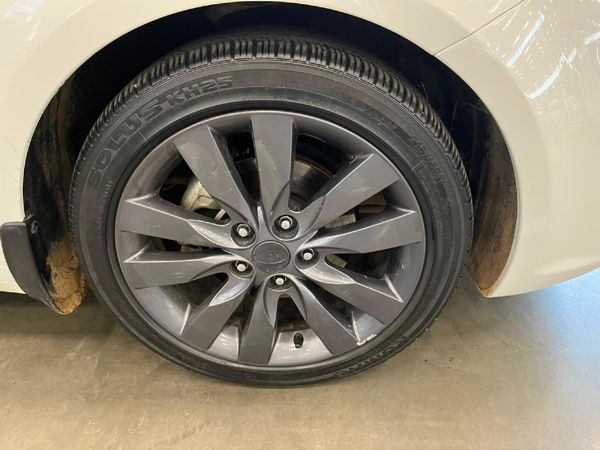 2011-Kia-Cerato-20-Koup-Auto image:8