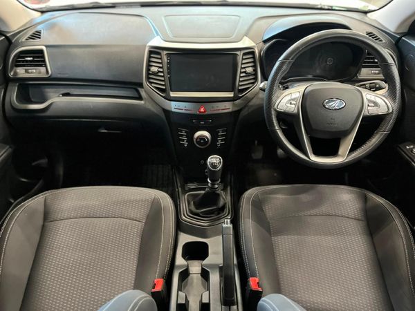 2022-Mahindra-XUV-300-15D-W6 image:9