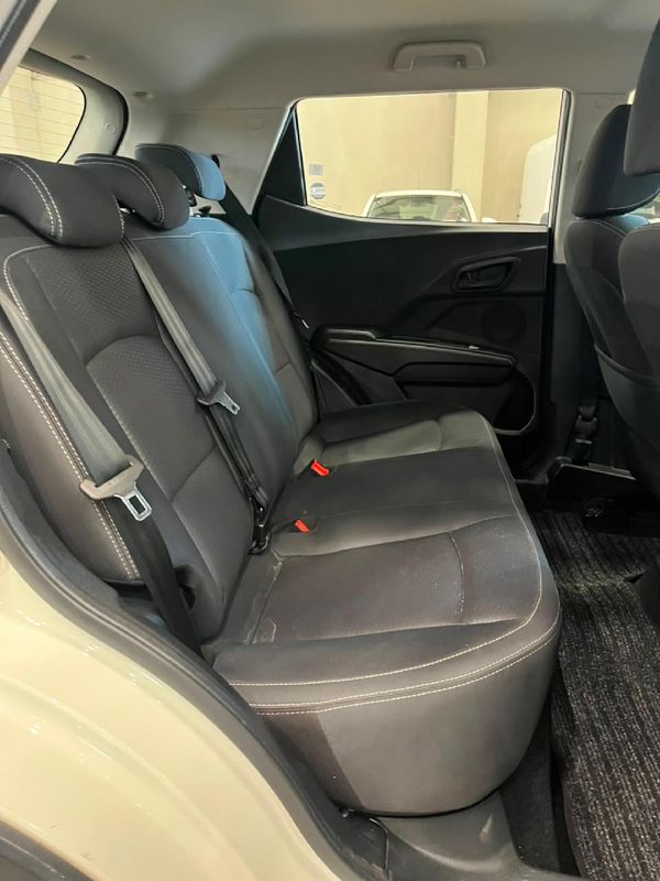 2022-Mahindra-XUV-300-15D-W6 image:11