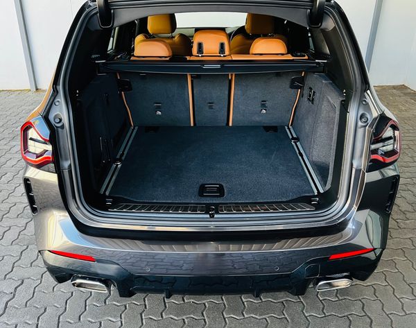 2023-BMW-X3-xDrive20d image:10