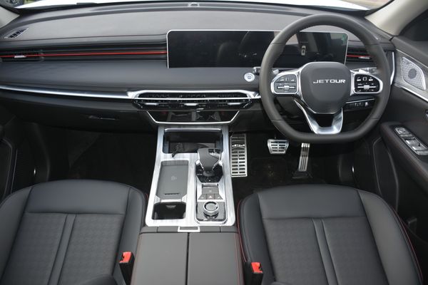 2026-Jetour-X70-Plus-15T-Deluxe image:15