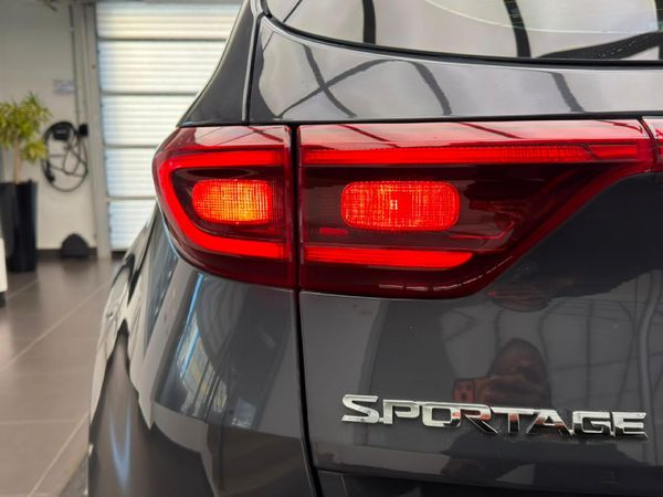 2021-Kia-Sportage-20-EX-Auto image:14