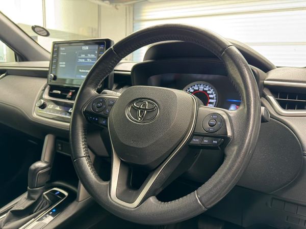2022-Toyota-Corolla-Cross-18-XS image:16