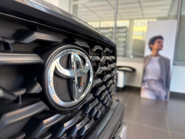 2022-Toyota-Corolla-Cross-18-XS image:2