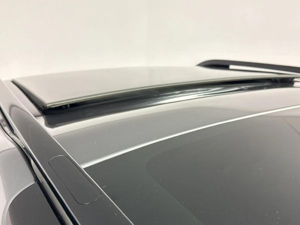 2022-Land-Rover-Discovery-30-TD-SE-R-Dynamic-D300 image:14