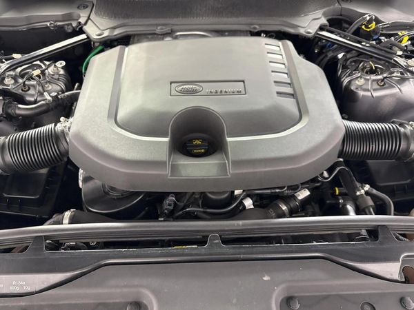 2022-Land-Rover-Discovery-30-TD-SE-R-Dynamic-D300 image:15