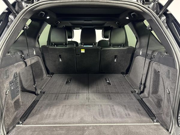 2022-Land-Rover-Discovery-30-TD-SE-R-Dynamic-D300 image:16