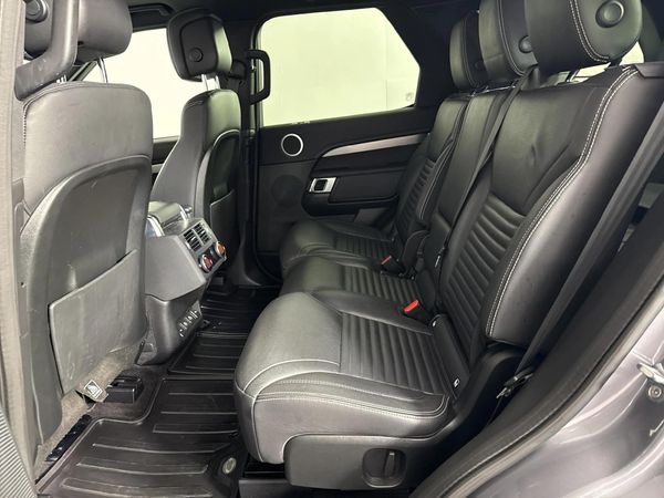 2022-Land-Rover-Discovery-30-TD-SE-R-Dynamic-D300 image:3