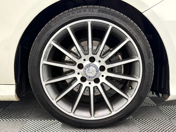 2014-Mercedes-Benz-A-Class-A-180-CDI-BE-AMG-Sport-Auto image:5