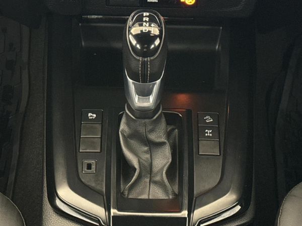 2022-Isuzu-D-Max-30-DDI-V-Cross-HR-Auto-Double-Cab image:10