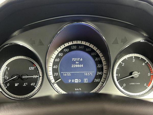 2011-Mercedes-Benz-C-Class-C-350-CDI-Avantgarde-Auto image:2