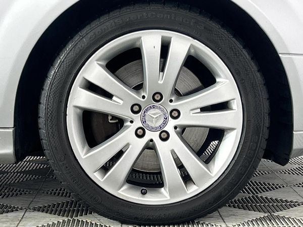 2011-Mercedes-Benz-C-Class-C-350-CDI-Avantgarde-Auto image:5