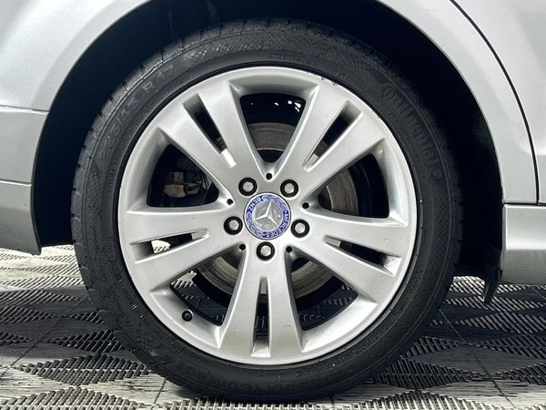 2011-Mercedes-Benz-C-Class-C-350-CDI-Avantgarde-Auto image:7