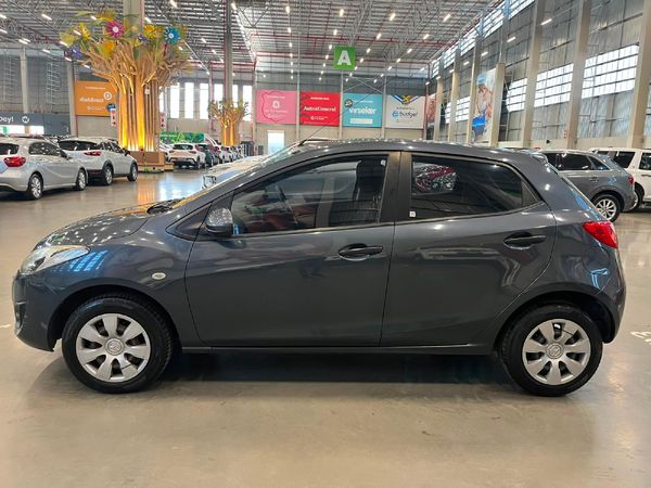 2013-Mazda-2-13-Active-5-dr image:5