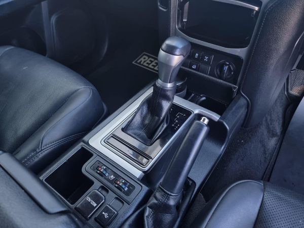 2021-Toyota-Land-Cruiser-Prado-28-GD-TX-Auto image:14