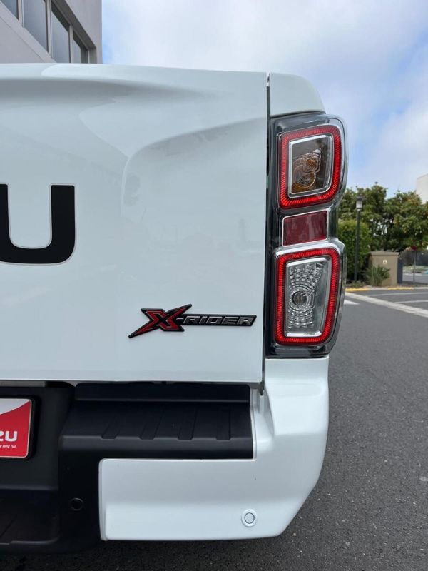 2026-Isuzu-D-Max-19-DDI-HR-X-Rider-Auto-Double-Cab image:7