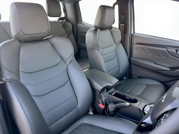 2026-Isuzu-D-Max-30-DDI-V-Cross-4x4-Auto-Double-Cab image:12