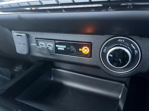 2026-Isuzu-D-Max-30-DDI-V-Cross-4x4-Auto-Double-Cab image:19