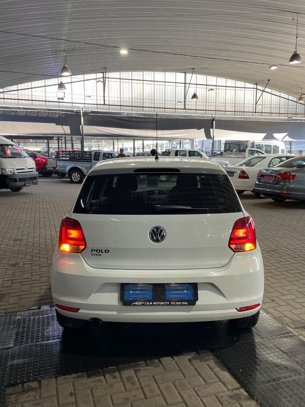 2019-Volkswagen-Polo-Vivo-14-Trendline-5-dr image:4