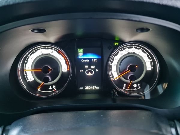 2019-Toyota-Hilux-28-GD-6-RB-AT-Legend-50-Double-cab image:18
