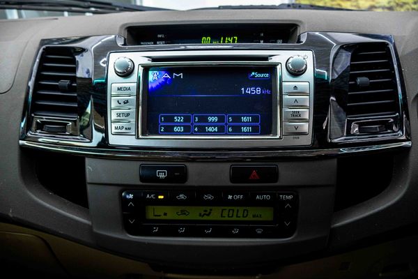 2012-Toyota-Fortuner-40-V6-Heritage-Raised-Body-Auto image:14