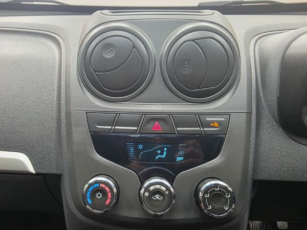 2016-Chevrolet-Utility-14-AC image:18