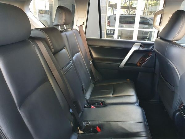 2017-Toyota-Land-Cruiser-Prado-30-TDI-VX-Auto image:9