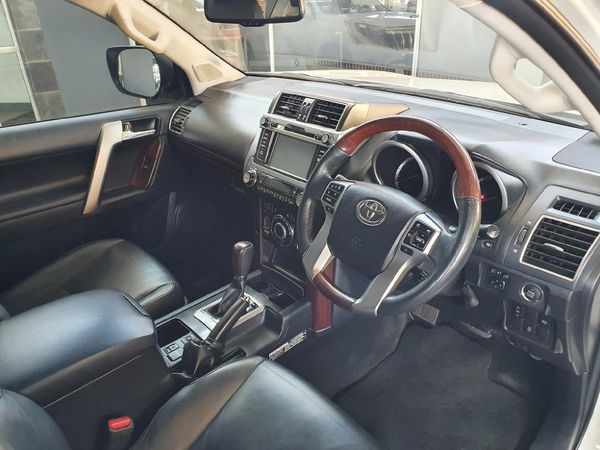 2017-Toyota-Land-Cruiser-Prado-30-TDI-VX-Auto image:6