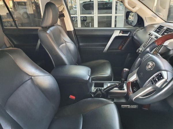 2017-Toyota-Land-Cruiser-Prado-30-TDI-VX-Auto image:7