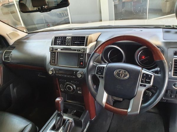 2017-Toyota-Land-Cruiser-Prado-30-TDI-VX-Auto image:8
