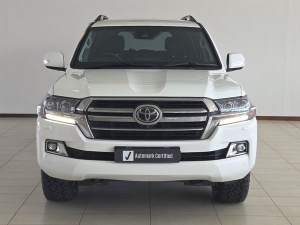2020-Toyota-Land-Cruiser-200-LC200-45D-V8-VX-R-Black image:1