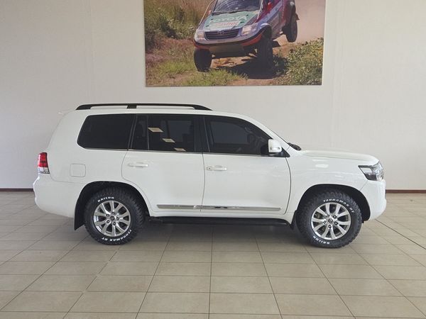 2020-Toyota-Land-Cruiser-200-LC200-45D-V8-VX-R-Black image:2