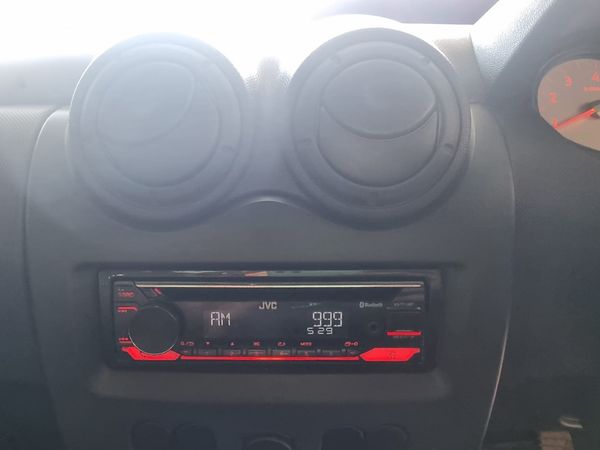 2021-Nissan-NP200-16-AC-Safety-Pack image:11