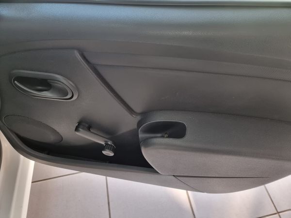 2021-Nissan-NP200-16-AC-Safety-Pack image:6