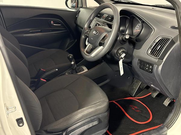 2015-Kia-Rio-12-5-dr image:9
