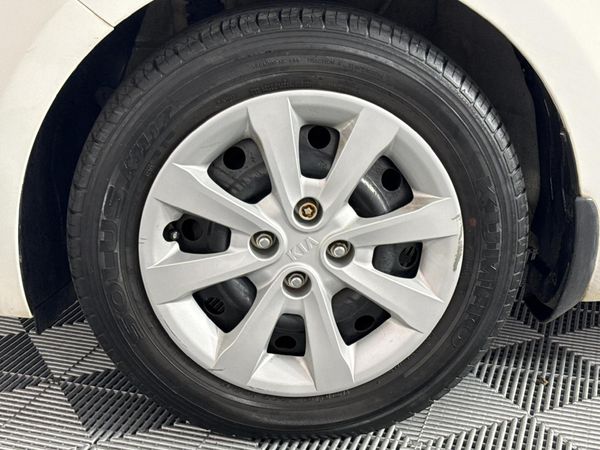 2015-Kia-Rio-12-5-dr image:4