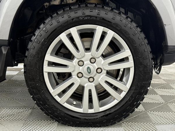 2012-Land-Rover-Discovery-4-30-TD-SD-V6-SE image:5