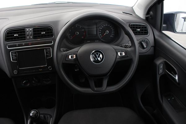 2024-Volkswagen-Polo-Vivo-14-Comfortline-5-dr image:5
