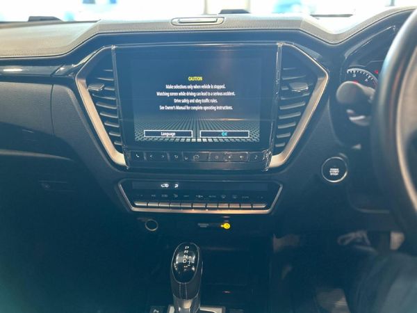 2022-Isuzu-D-Max-30-DDI-V-Cross-HR-Auto-Double-Cab image:9