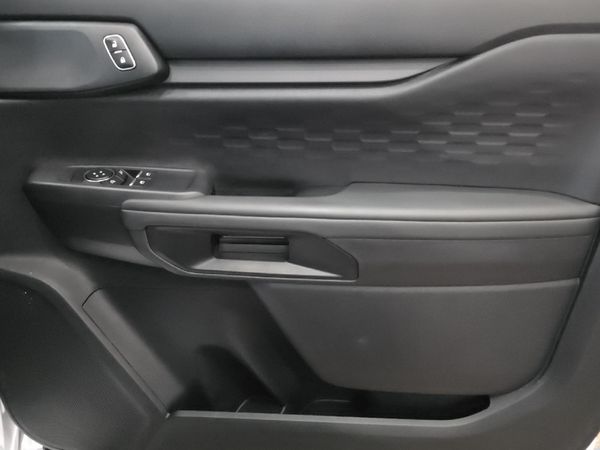2025-Ford-Ranger-20D-XL-HR-Auto-Single-Cab image:14