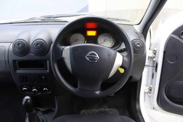 2024-Nissan-NP200-16 image:15