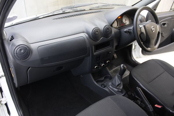 2024-Nissan-NP200-16 image:16