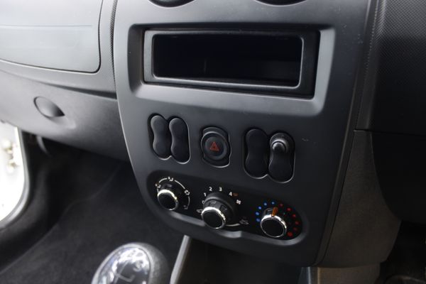 2024-Nissan-NP200-16 image:20