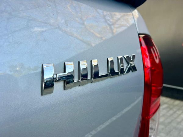2021-Toyota-Hilux-24-GD-6-Raised-Body-Raider-Double-Cab image:3