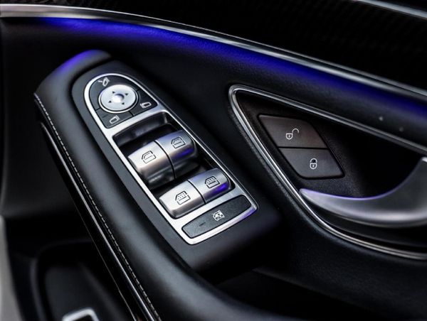 2019-Mercedes-AMG-S-Class-S63-AMG image:10