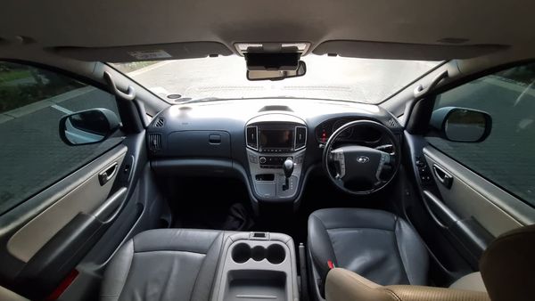 2020-Hyundai-H-1-Hyundai-H1-9-Seater-Auto-25-CRDi image:15