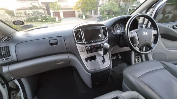 2020-Hyundai-H-1-Hyundai-H1-9-Seater-Auto-25-CRDi image:23